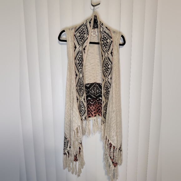 Hippie Rose Jackets & Blazers - Hippie Rose Tribal Print Knit Vest With Fringe Size Large